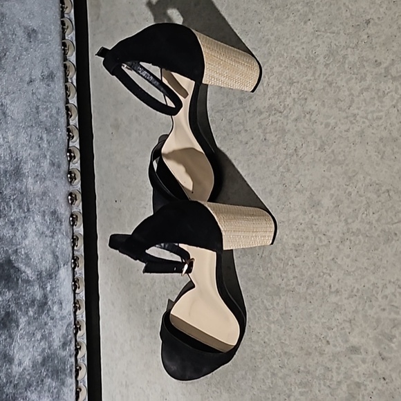 Black Suede Basket Weave Style Ankle Strap Heels size6 - Picture 5 of 7